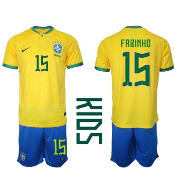 Brasilien Fabinho #15 Replika Babytøj Hjemmebanesæt Børn VM 2022 Kortærmet (+ Korte bukser)